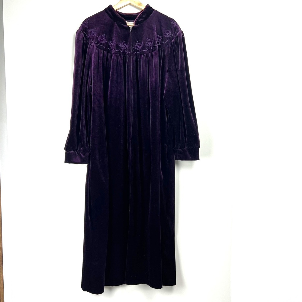 Vtg Purple Velour Embroidered Zip Front Gown Housecoat 2X Dressing Loungewear